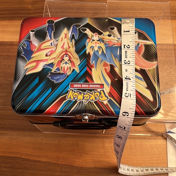Pokémon TCG: Collectors Chest Tin Trading Card - Picture 8 of 13